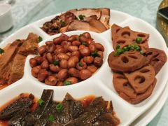 -泉畔人家·老济南经典鲁菜(大明湖店)