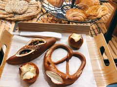 -Dough&Joe团憩(瑞虹天地月亮湾店)