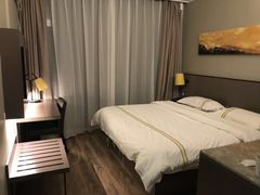 客房-如家驿居酒店(北京房山良乡大学城西地铁站店)