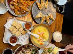 -小天鹅火锅·一线江景洪鼎旗舰店(洪崖洞店)