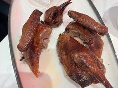 玻璃脆皮乳鸽-兴粤匯香港茶餐厅(宝山日月光店)
