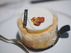 椰子夏洛特-La Porte de Paris 巴黎之门法式甜品