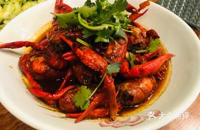 Huang Dahans Spicy Braised Large Lobster