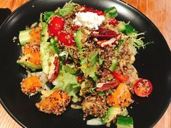 藜麦牛油果沙拉-麦田工坊(月湖店)