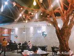 大堂-梧桐树下(云锦世家店)
