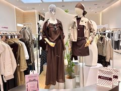 -王府井奥莱临潼小镇(临潼店)