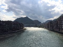 -苗伯妈酸汤火锅