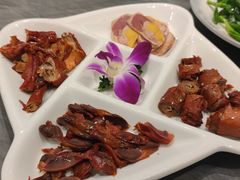 必尝鸭四宝-聚宾楼·烤鸭·家宴(科技三路店)