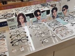 -瑞司视光眼镜·蔡司战略合作眼镜店(新街口店)