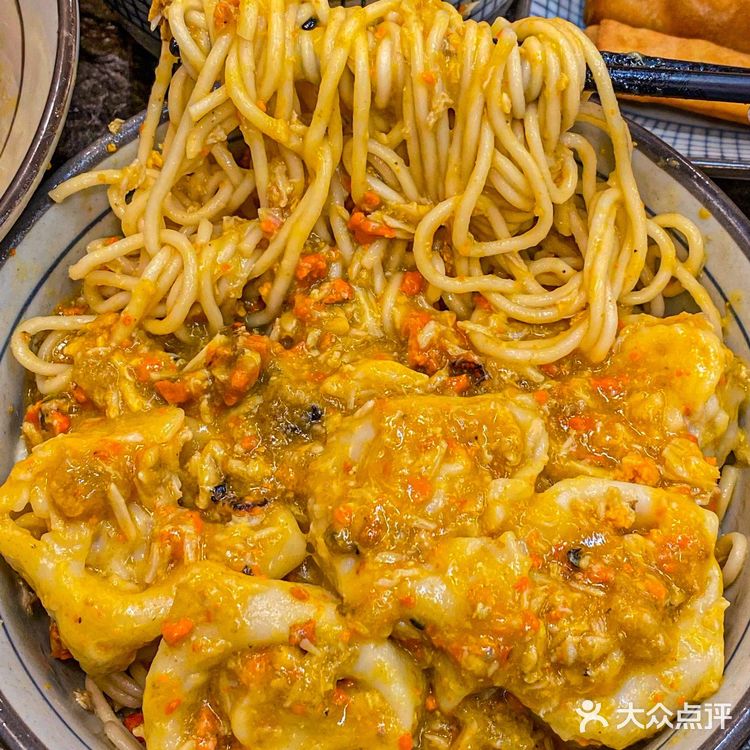 来杭州一定要吃！蟹粉馄饨拌面🦀️真的香晕了！！