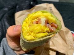 蜜汁培根蛋卷-星巴克(海口美兰机场分店)