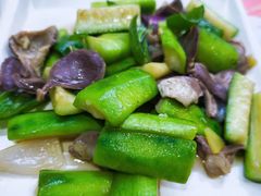 丝瓜炒鹅什-烧鹅妹饭店