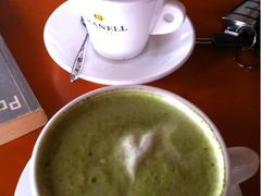 焦糖玛奇朵  抹茶拿铁-三楼上的猫咖啡馆(山师东路店)