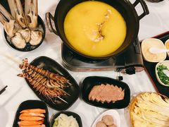 -鲜入围煮花胶鸡海鲜火锅