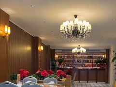 -鹏城人家海鲜酒家·23年老字号(较场尾店)