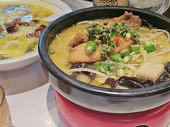 -渝是乎酸菜鱼·川渝小炒(新世界百货望京店)