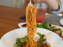 -Chom Cafe and Restaurant