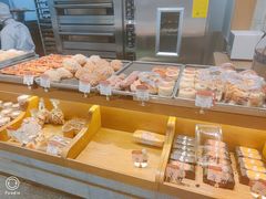 面包甜点陈列柜-西村叔叔的店·面包·甜品·蛋糕(崂山丽达店)