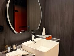 -朵兰达V酒店(成都春熙路太古里国金中心店)