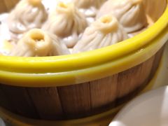 杭州蟹黄小笼包-老头儿油爆虾·知味杭州(爱琴海购物中心)