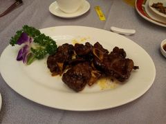 牛仔骨-山明水秀大饭店