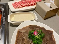 -海底捞火锅(曹安公路店)