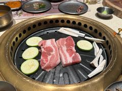 -蚂蚁洞·烤肉大营地(上海静安大悦城店)
