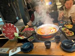 -湊湊火锅·茶憩(南京东路悦荟店)