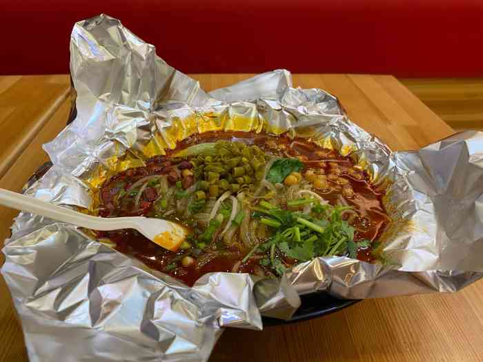 漫咔酸辣粉(世博店)-"一直路过的店,平时就不太见到有顾客,那天.