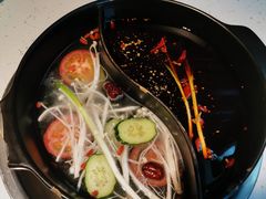 鸳鸯锅-钢管厂五区小郡肝串串香(奥克斯广场锦城万达店)