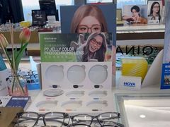 -三目眼镜·蔡司视觉合作店(青浦宝龙店)