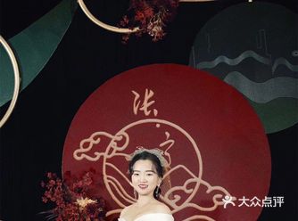 是因为笑的！婚礼礼成后 你俩分着头的左感谢右感谢