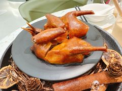 玻璃皮润烧乳鸽-大树餐厅(环球港店)