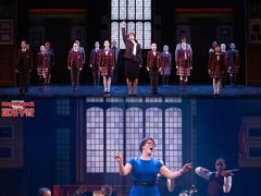 -交通银行前滩31演艺中心