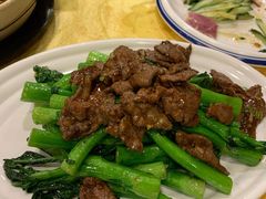 沙爹牛肉炒芥兰-粤·向群饭店(泮塘路店)
