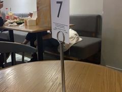 大堂-HELLO 27 意面·沙拉·帕尼尼