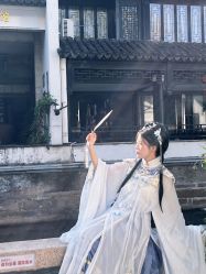 -一揽芳华汉服旗袍体验馆(拙政园店)