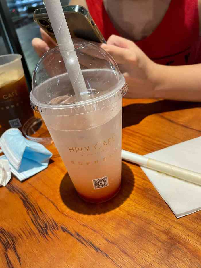 喝饮品告知也只能是打包杯喝 这样舒服的环境,喝饮品却跟在奶茶店一样