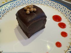 -LES ELITES 英集荟(南京西路店)