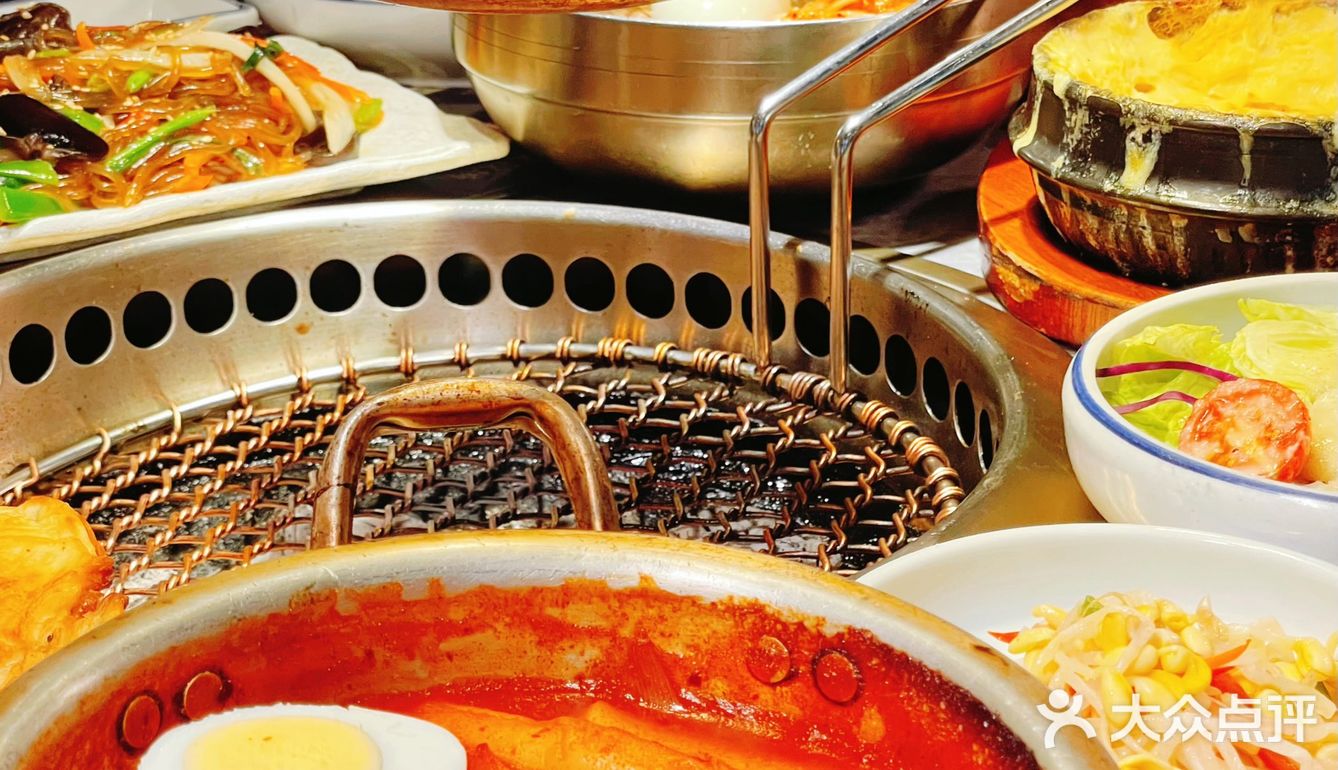 十六宫格烤肉吃到爽！王妃家也太懂我了吧！