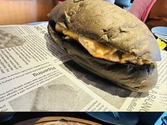 -卡普里披萨·牛扒·下午茶