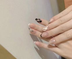 -悦指间美甲美睫