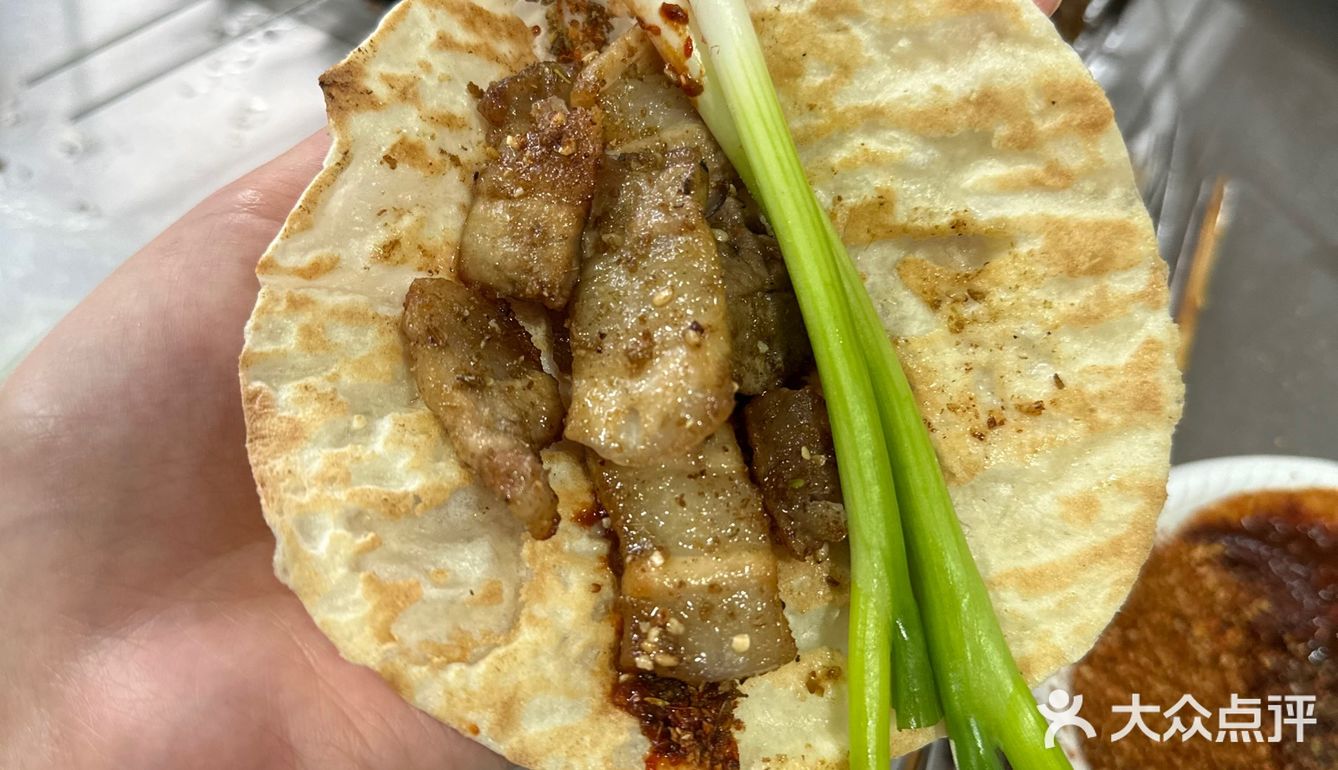 八大局早市旁边吴氏烧烤冲鸭