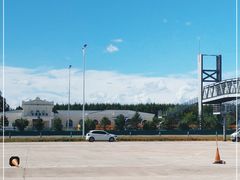 -甘南服务区-停车场