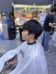 -藤野造型专业烫染接发