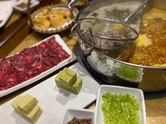 -左庭右院鲜牛肉火锅(金山万达店)