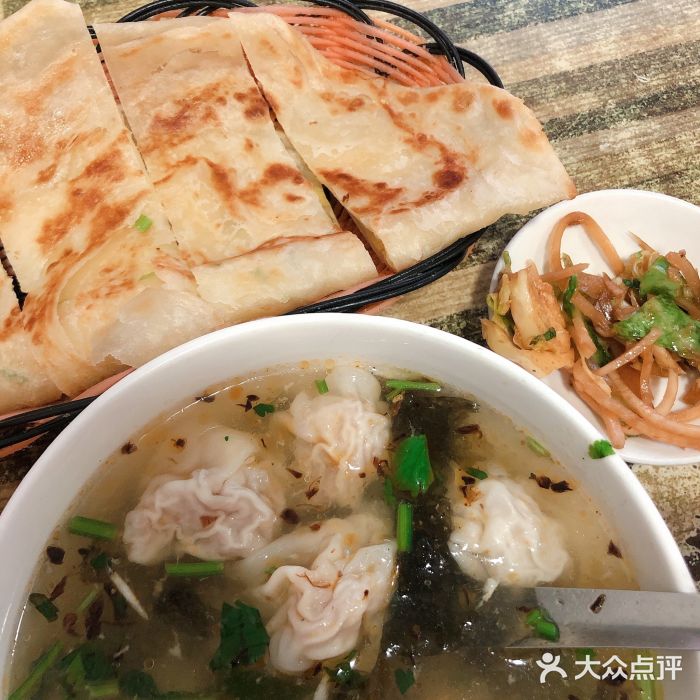 石门侯·石门馄饨侯(革新北街店)油饼图片