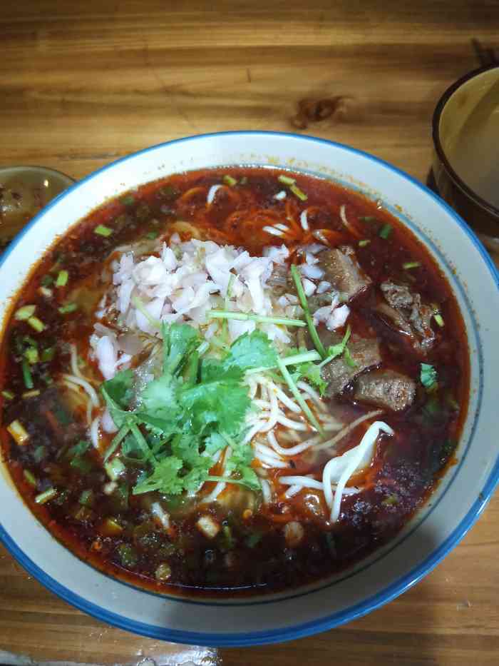 坨坨牛肉面-"这家店是大v推荐的,一直没时间来,今天机.