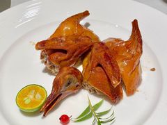 沙田玻璃乳鸽-馋遇江南·精致湖景雅宴(东方之门店)