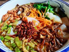 -湖泉水云间餐厅·弥勒地道菜(B座店)